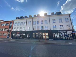 Luxueus dakappartement, gelegen in een prachtige statige residentie, in het hartje van Geel op wandelafstand van het station, winkels,...