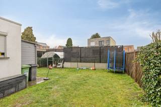 Family home for sale in Beveren with 3 bedrooms, garage and sunny gardenThis semi-detached building for sale in Beveren is located in the...