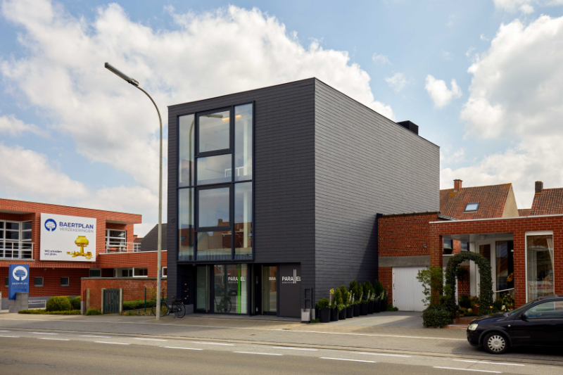 Roeselare-centrum. Trendy kantoorruimte met diensten te huur vanaf 1 persoon op een uistekende locatie. Voor starters of tijdelijke verhuis. - foto 2