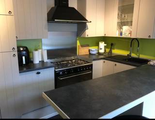 Woning6 stallen1haBuitenpiste met GeopadWoonhuis met 3 slaapkamers, aparte praktijkruimte, verschillende bijgebouwen…Grotendeels gerenoveerd, 20...