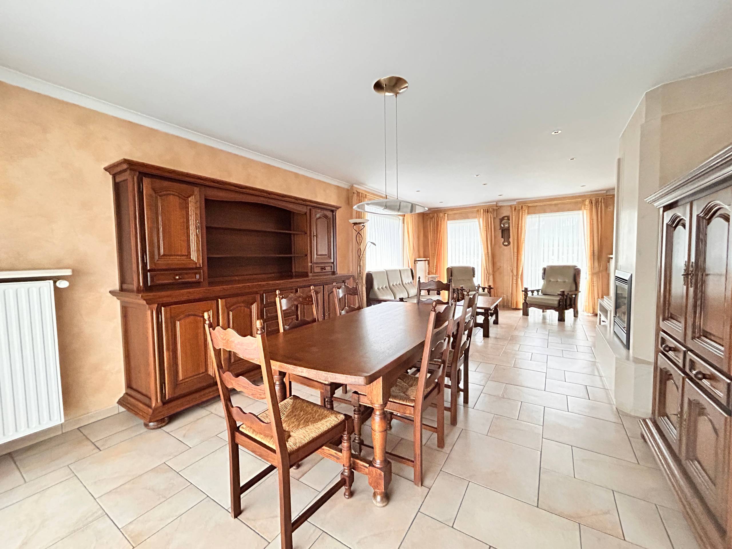 Prachtige villa met 3 slpk, dubbele garage en mooi verzicht - foto 3