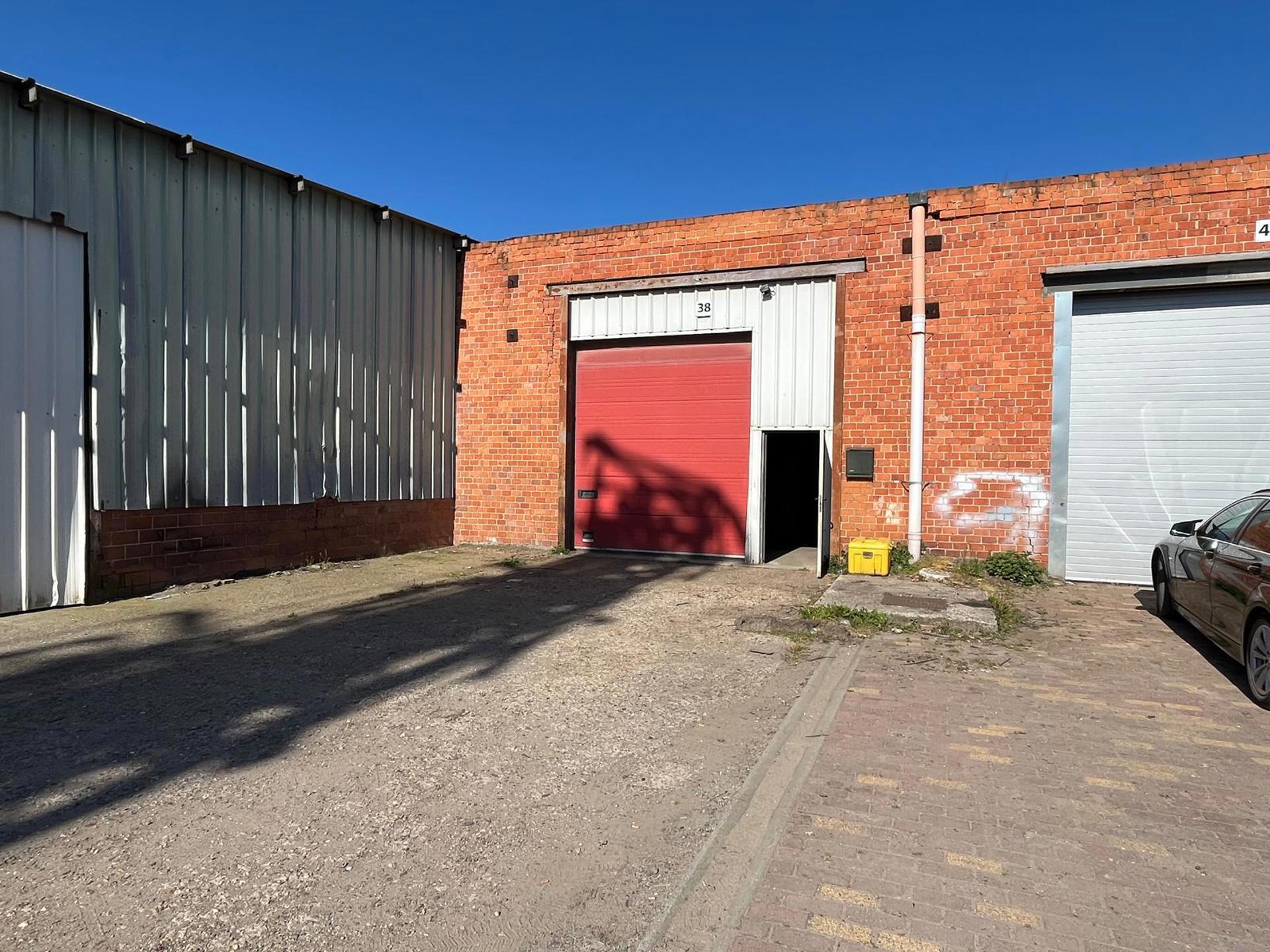 Magazijn Unit 38 EB van 232 m² centraal tussen A12 en E19 (geen poort) - foto 2