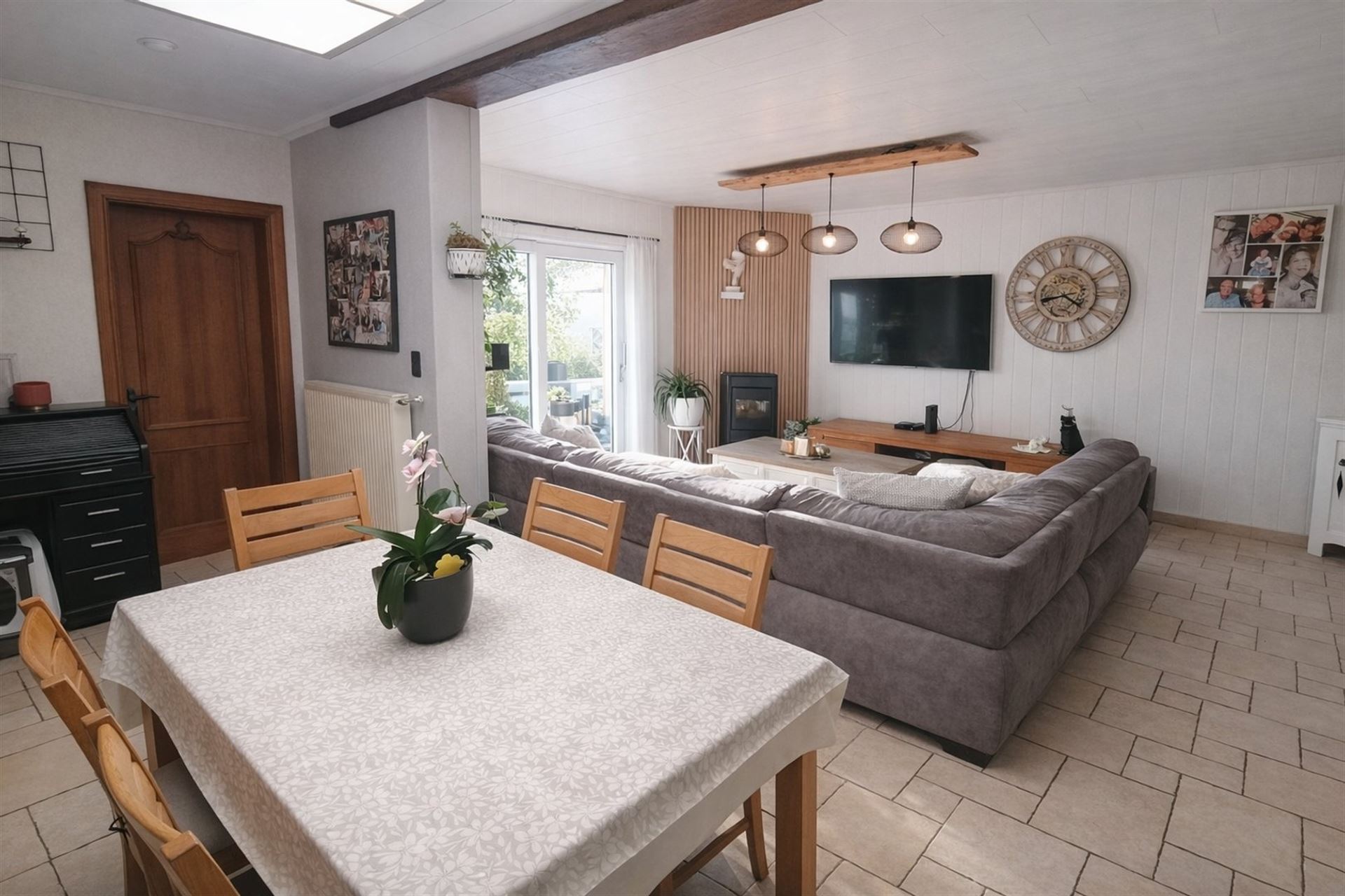 ruime woning met dubbele garage - foto 2