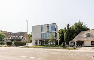 Gelegen op een absolute toplocatie aan één van de drukste invalswegen van Gent, met directe verbinding naar de R4 en E40, garandeert dit project...