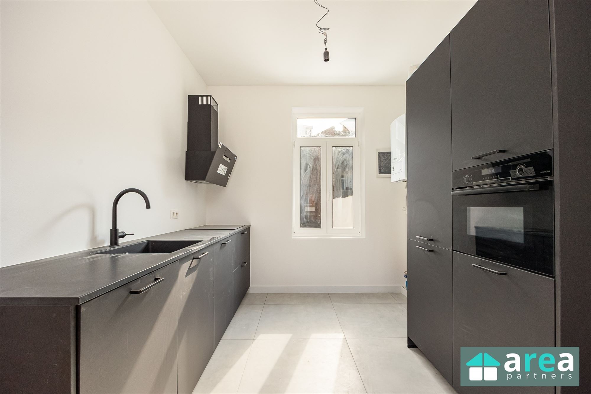 Modern gerenoveerd 1 slaapkamer appartement! - foto 3