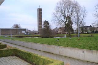 Dit recente zeer goed onderhouden luxe appartement (120m²)  met 3 grote slaapkamers is gelegen in het centrum van Vichte. Vanop het terras en...