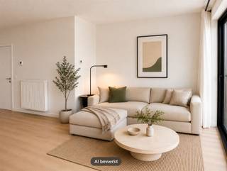 <p><span>Twee slaapkamer appartement met ZW terras in Oud-Berchem!</span></p><p><span>LIGGING: </span></p><p><span>Dit appartementsgebouw met lift van 2015, is gelegen in Oud-Berchem. </span></p><p><span>Je bent op wandel- en fietsafstand van het Berchem Station, het stadscentrum ligt een zucht verder. Velo station om de hoek op het Frans Van Hombeeckplein.</span></p><p><span>Openbaar vervoer voor de deur, met de auto in een wip op singel en ring.</span></p><p><span>INDELING:</span></p><p><span>We komen dit dak appartement van 71m² binnen in de inkomhal met apart toilet en cv berging/wasplaats, om vervolgens in een leefruimte te komen met eiken vloer. De grote raampartij geeft je enorm veel licht en zicht. Via de schuiframen, kom je op het ZW georiënteerd terras!</span></p><p><span>Een open en geïnstalleerde keuken met toestellen verruimt deze leefruimte nog extra. Aan de achterzijde van het appartement zijn er twee slaapkamers van 12m² en 6m², de kleinste is momenteel een dressing. De parketvloer werd over het volledige appartement gelegd. Vervolgens is er nog een betegelde badkamer met lavabomeubel en ligbad.</span></p><p><span>Privatieve kelder- en gezamenlijke fietsenberging zijn aanwezig.</span></p><p><span>KWALITEITEN:</span></p><p><span>> prima ligging</span></p><p><span>> leuk ZW georiënteerd terras</span></p><p><span>> kwalitatieve materialen, instapklaar!</span></p><p><span>> epc A, conforme elektrische installatie</span></p><p><span> </span></p>