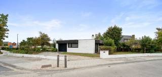  * Ruim perceel van 694 m² met zonnige tuin. * Bouwen aan 6 % * Rustige ligging in Stene, vlakbij centrum Oostende, winkels en invalswegen...