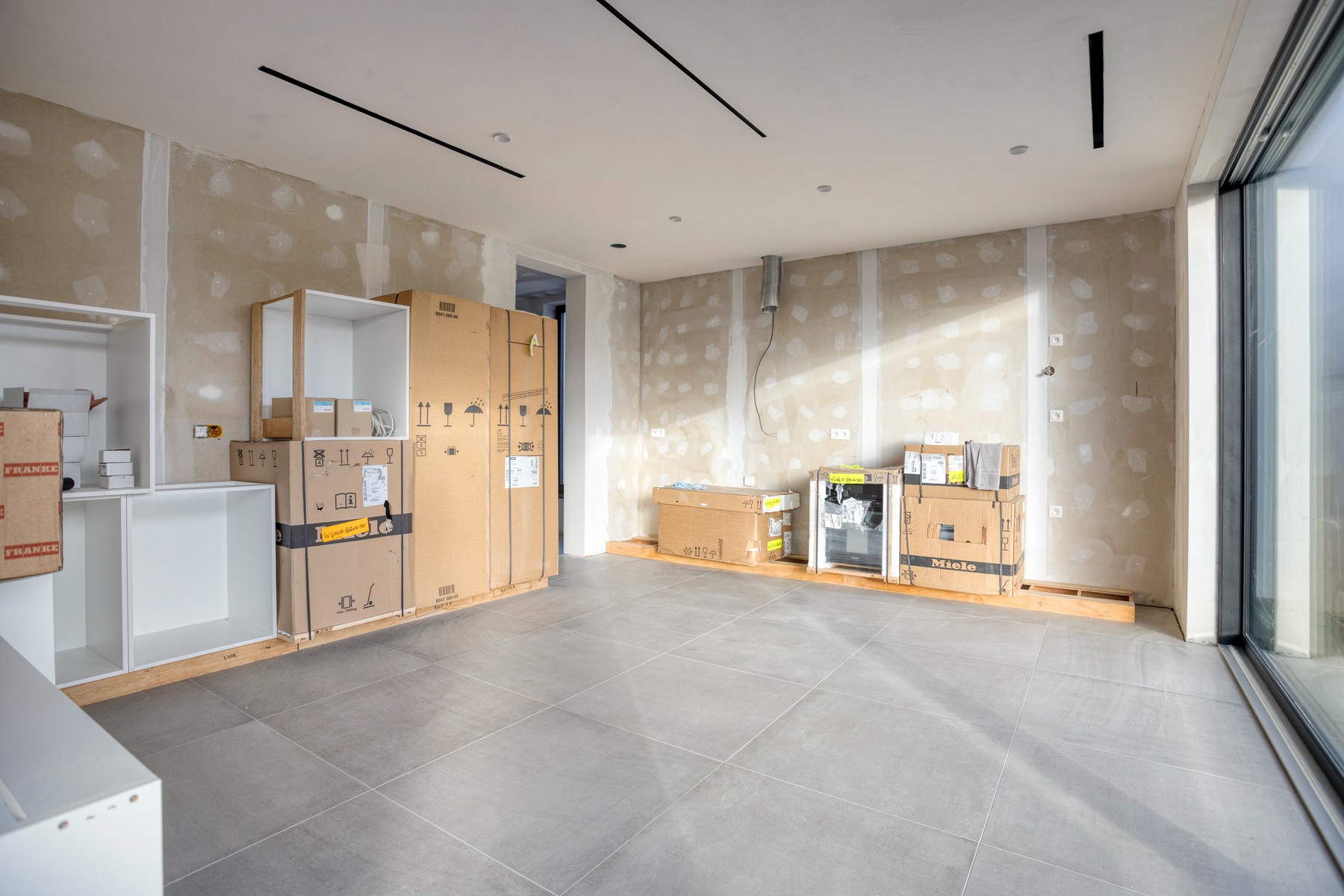 Moderne, af te werken woning op een perceel van 10a 58ca. - photo 5