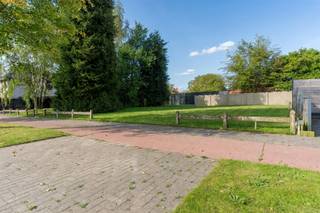 <p>Building Lot (HOB) with Exceptional Development Potential – Herentalsebaan, Wommelgem</p><p>Spacious building lot for a semi-detached home with the potential for up to approx. 360 m² of gross floor area—also ideal for a “kangaroo home.”<br />Located on Herentalsebaan in Wommelgem (near the border with Ranst), we are offering this attractive building lot for the construction of a particularly spacious semi-detached home.</p><p>The lot is approximately 15 meters wide and 15 meters deep. Thanks to a potential building zone of approximately 12 × 10 meters, a spacious home can be built here.</p><p>Potential building volume<br />• Ground floor: approx. 120 m²<br />• First floor: approx. 120 m²<br />• Top floor under a sloped roof<br />• Up to approx. 360 m² gross floor area</p><p>The generous dimensions offer numerous possibilities: a large living area with an open kitchen, an office or practice space, multiple bedrooms and bathrooms, a walk-in closet, a hobby room, and a fully functional attic.</p><p>Ideal for multigenerational living</p><p>The spacious building volume also makes the lot particularly attractive for multigenerational living. A separate living area for parents or family members living on-site can be integrated with the main residence, balancing both togetherness and privacy.</p><p>Key Features<br />• 15-meter lot width<br />• Potential building width of approx. 12 meters<br />• Floor area of up to approx. 120 m² per full story<br />• Up to approx. 360 m² gross floor area<br />• Top floor under a sloped roof<br />• Suitable for a very spacious family home<br />• Potential for a “kangaroo” home or assisted living<br />• Located on Herentalsebaan in Wommelgem</p><p>A wonderful opportunity for those who aren’t just looking for a home, but for the space to create a completely custom home.</p><p>The dimensions, floor areas, construction possibilities, and options for kangaroo or assisted living mentioned are indicative. Any development is subject to applicable urban planning regulations and the obtaining of the required permits.</p><p>Interested? Contact us for more information or to schedule a site visit: info@markasa.be or 03/827.72.92</p>