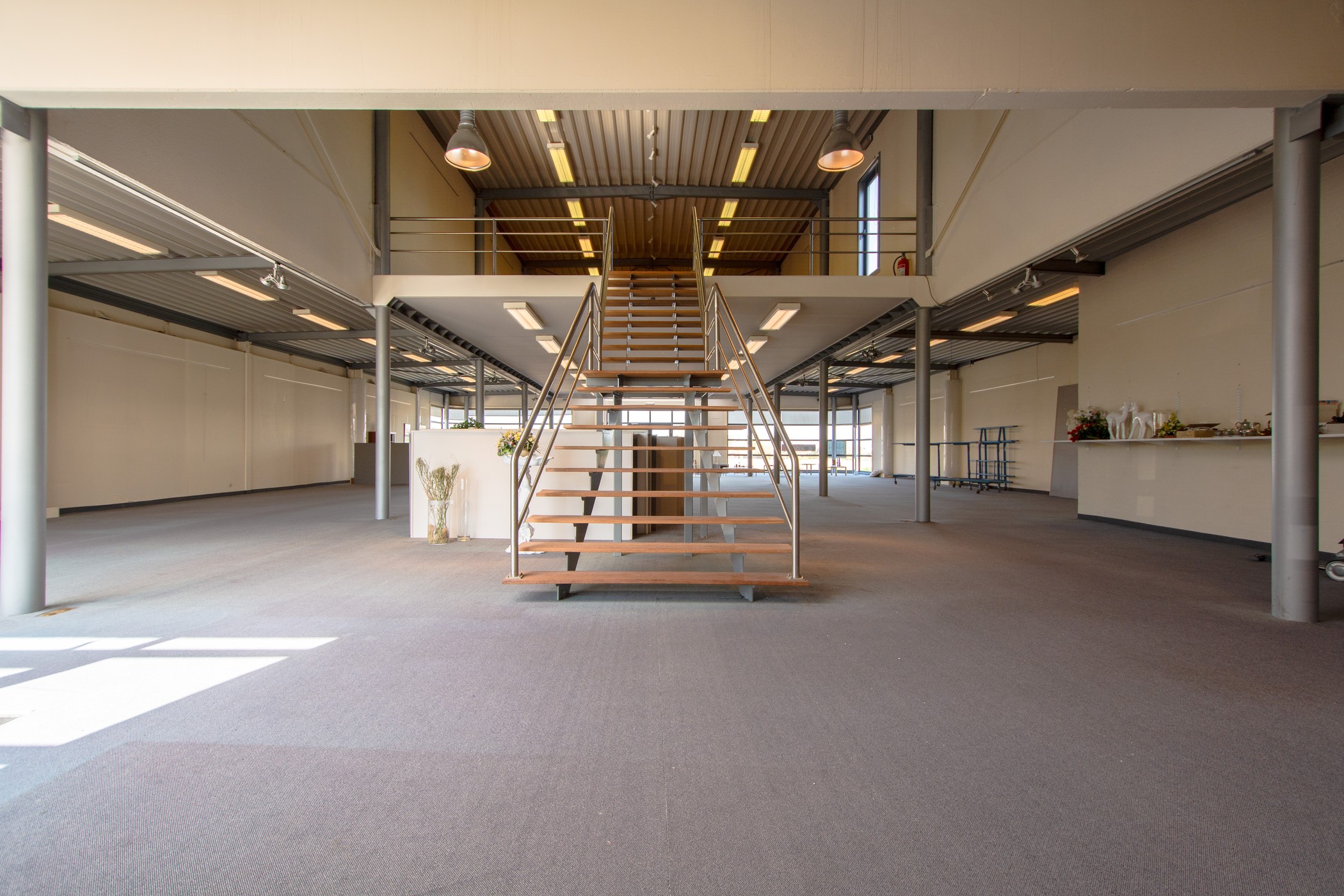 Showroom (600m²) met handelspand (180m²) en atelier in Anzegem - foto 2