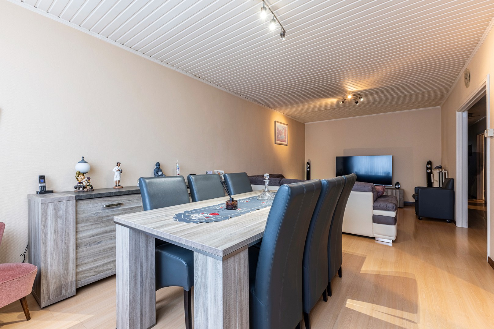 Appartement met terras (15m²) en 2 slaapkamers vlakbij Rivierenhof. - foto 4