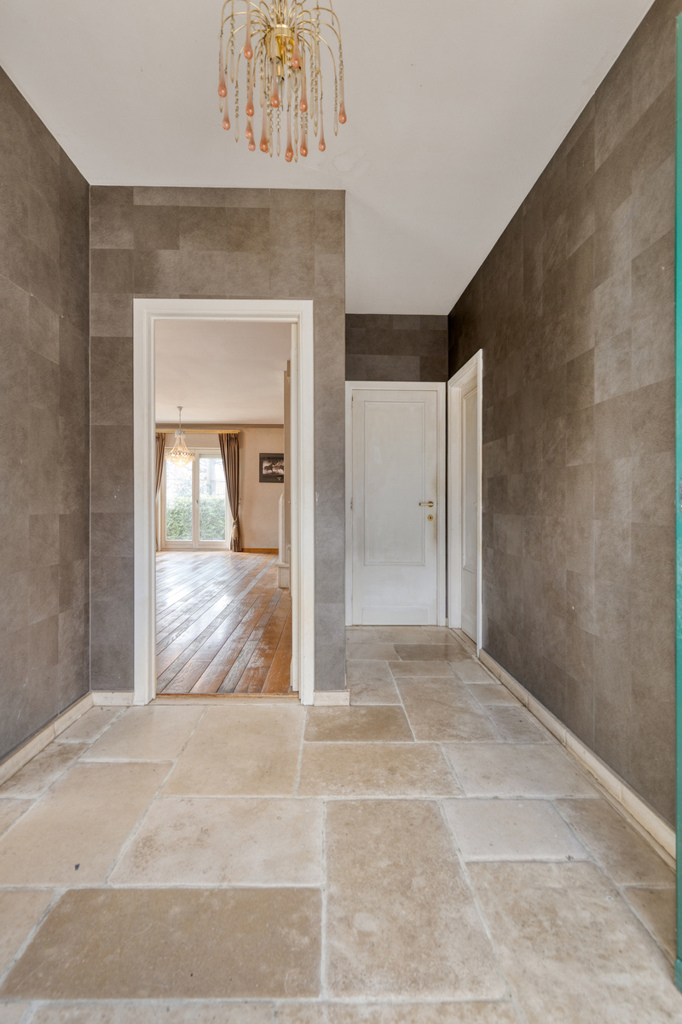 Bungalow van 176 m² met garage en tuin - foto 5