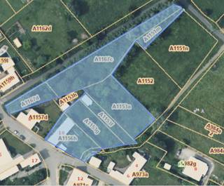 Uniek gelegen af te breken woning van 4000m2, aan de voet van de Koppenberg. Prachtige zichten rondom. Deze bouwgrond is een unieke kans voor wie...