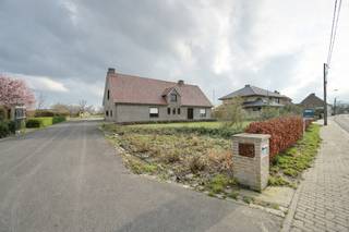 Ruime landelijke woning te KortemarkDeze charmante, landelijke woning is rustig gelegen in Kortemark en biedt alle comfort voor aangenaam wonen.Via...