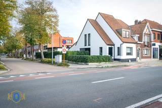 Halfopen woonst die PRAKTISCH & met SMAAKVOL DESIGN werd ontworpen, resulterend in een hedendaags & energiezuinig geheel met een woonkwaliteit om...