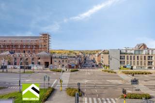 Dit lichtrijke appartement in centrum Tongeren beschikt over 2 slaapkamers en een mooie woonkamer met open verzicht.INDELING:x Inkomhal met ruimte...
