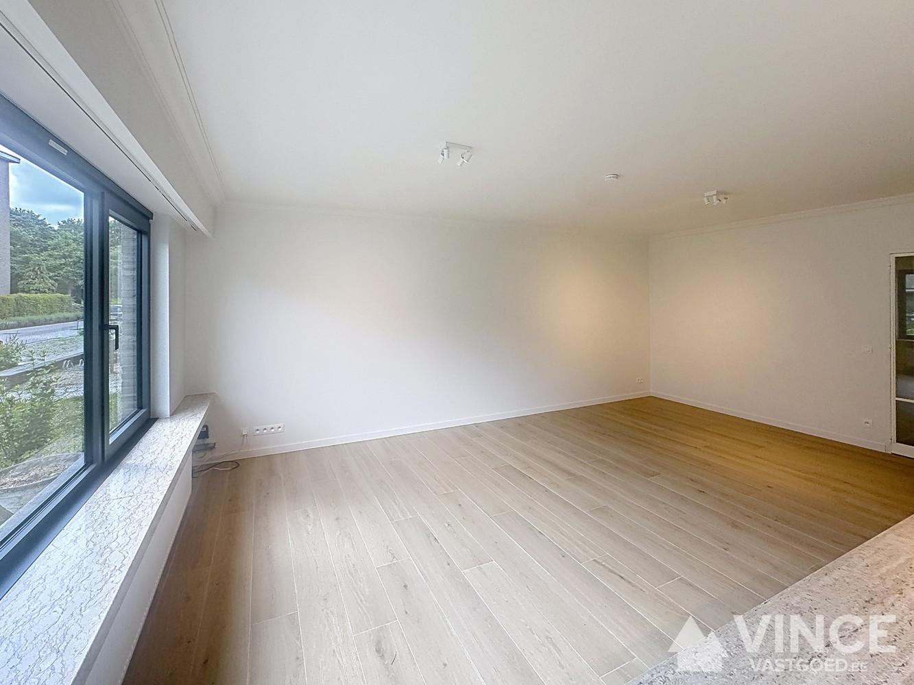 Volledig vernieuwd appartement met 3 slaapkamers - foto 4
