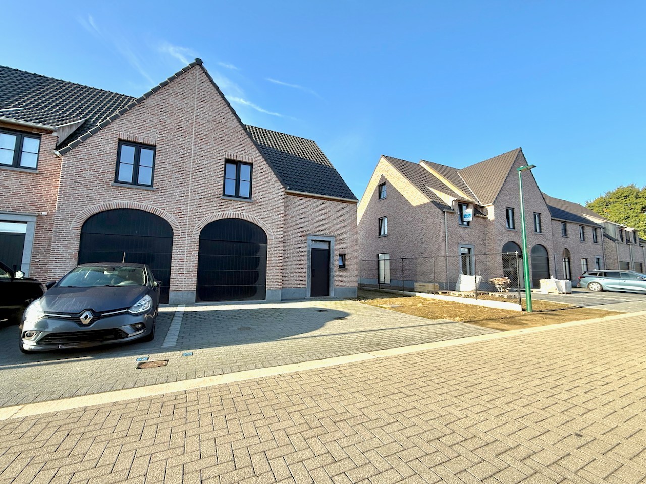 Nieuwbouw met 5 slaapkamers te Oosteeklo ! - foto 3