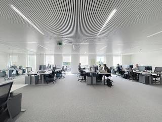 Op de derde verdieping van een modern kantoorgebouw in Aalst bieden wij een kantoorruimte van ca. 262 m² te huur aan. Deze locatie geniet van...