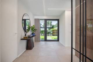 In the coveted Sterrebos in Stevoort, we present to you this exceptional 2024 villa.A contemporary, high-end home where space, comfort and advanced...