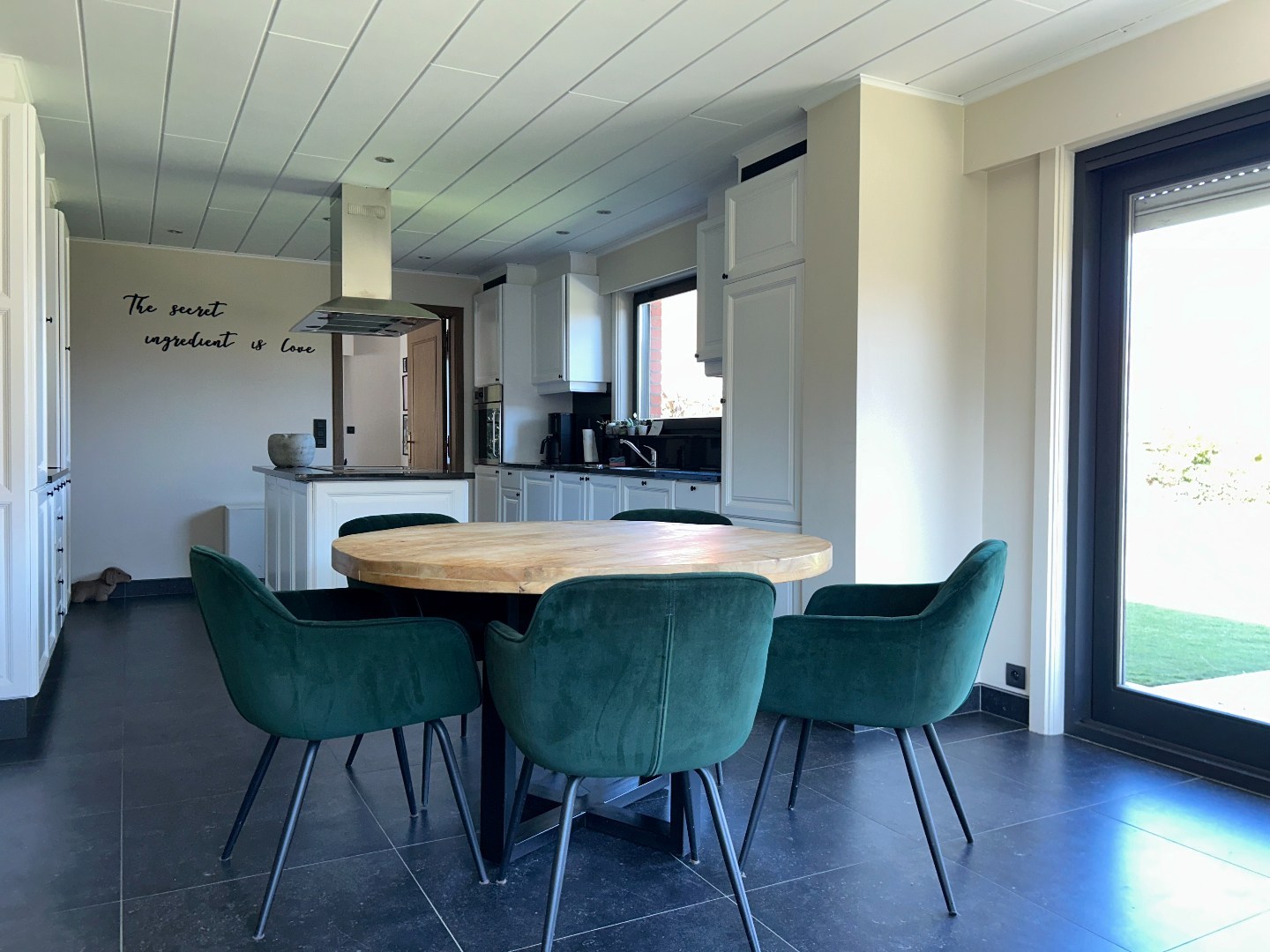 Instapklare woning met 3 slaapkamers, garage en tuin op 496m² - foto 4