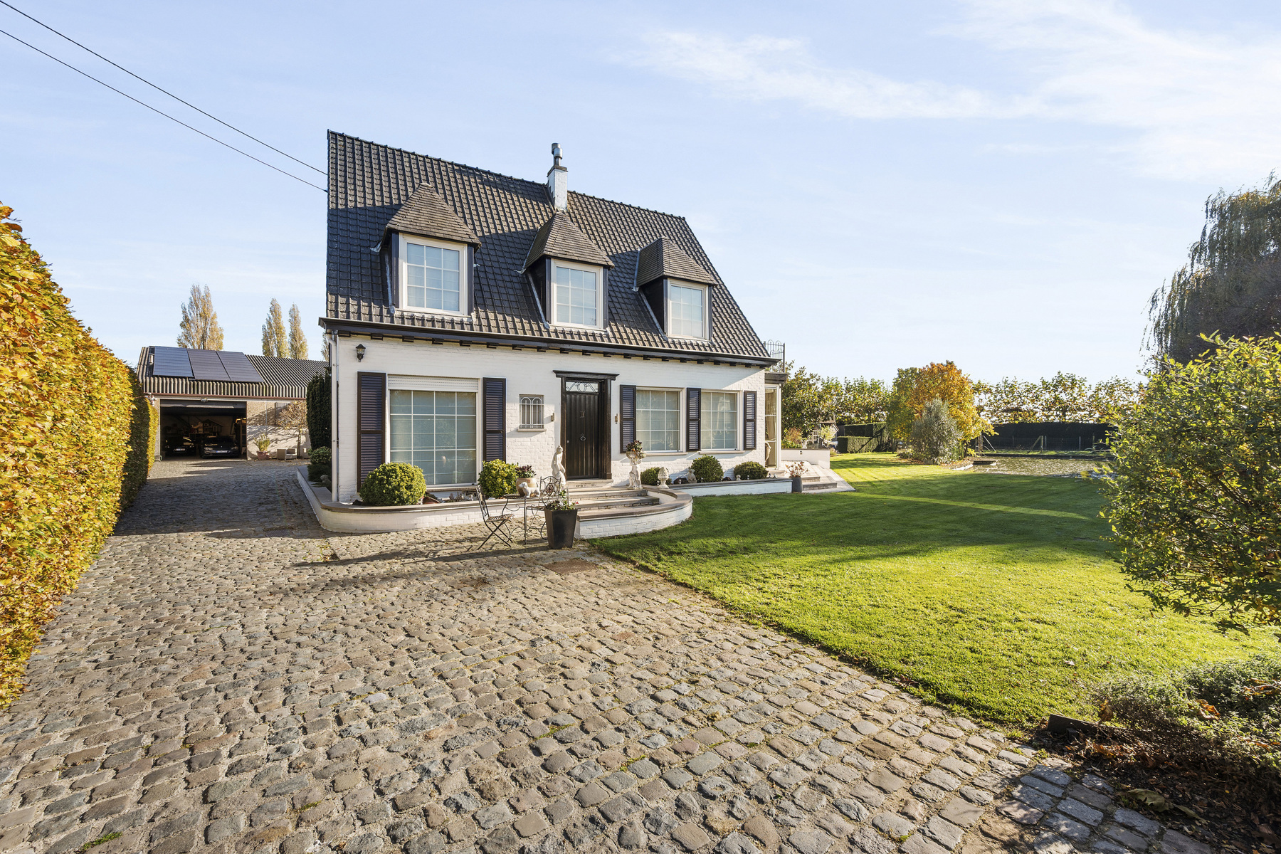 Villa op 2.890m2 met zwembad, vijver en loods - foto 3