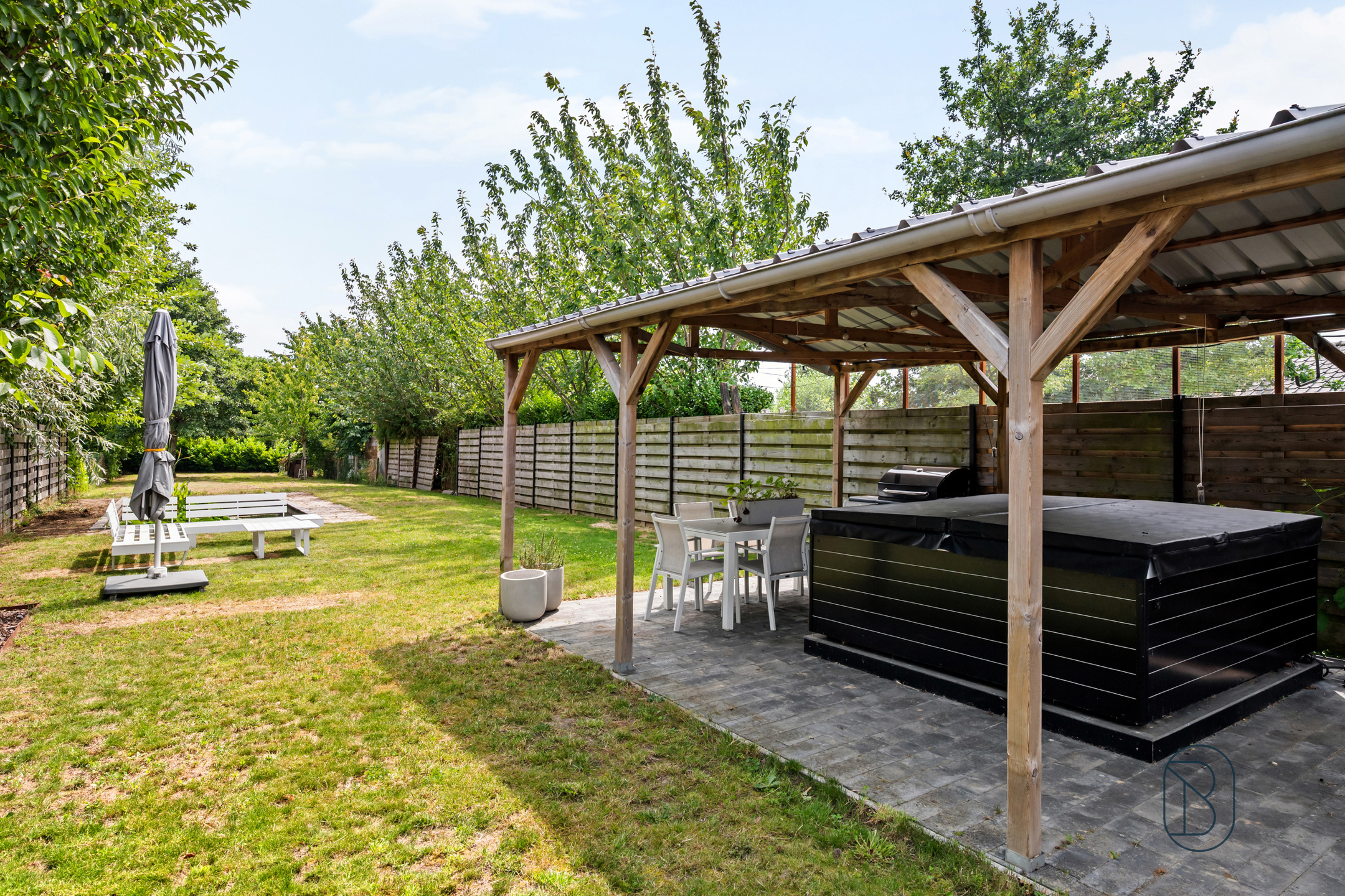 Knap gerenoveerde woning met 3 à 4 slk, en zwemvijver - foto 5