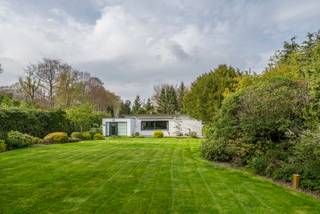 Topligging tussen de velden in Heffen: gelijkvloerse vrijstaande woning met prachtige tuin!Op zoek naar privacy, weidsheid, een gevoel van rust dat...