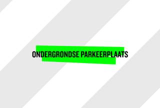 Centraal gelegen, vlakbij het treinstation en Grote Markt van Diksmuide, vindt u deze ondergrondse parkeerplaats. <br /><br />De ruime parkeerplaats is gelegen op verdieping -1 in de nieuwbouw Residentie "Het zonnig hoekje" en is te bereiken via een toegangspoort gelegen in de Rosemarijnstraat. Wegens zijn ruime afmetingen kunt u hier verschillende voertuigen veilig stallen.<br /><br />Diepte: 5m<br /><br />Breedte: 2m<br /><br />Onmiddellijk beschikbaar!<br /><br />