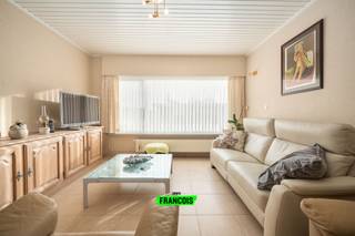 In een rustige, kindvriendelijke straat in Veldegem ligt deze instapklare rijwoning waar comfort, ruimte en bereikbaarheid prachtig...