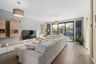 Stijlvolle, recente luxueuze halfopen woning (2015) in een rustige, kindvriendelijke wijk in Wommelgem, op een zucht van Antwerpen. Zeer...