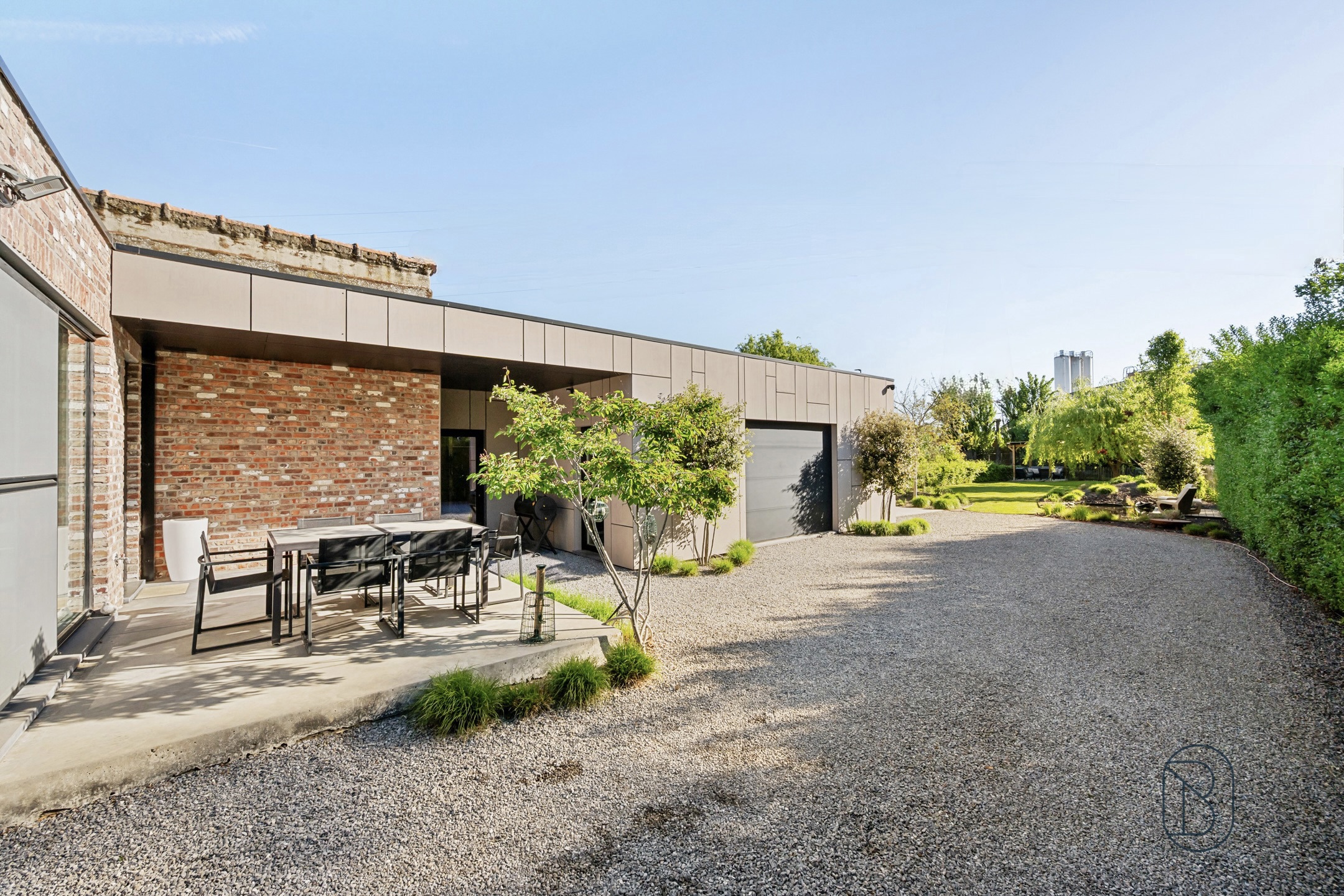 Ruime, instapklare HOB met tuin en multifunctionele garage! - foto 2