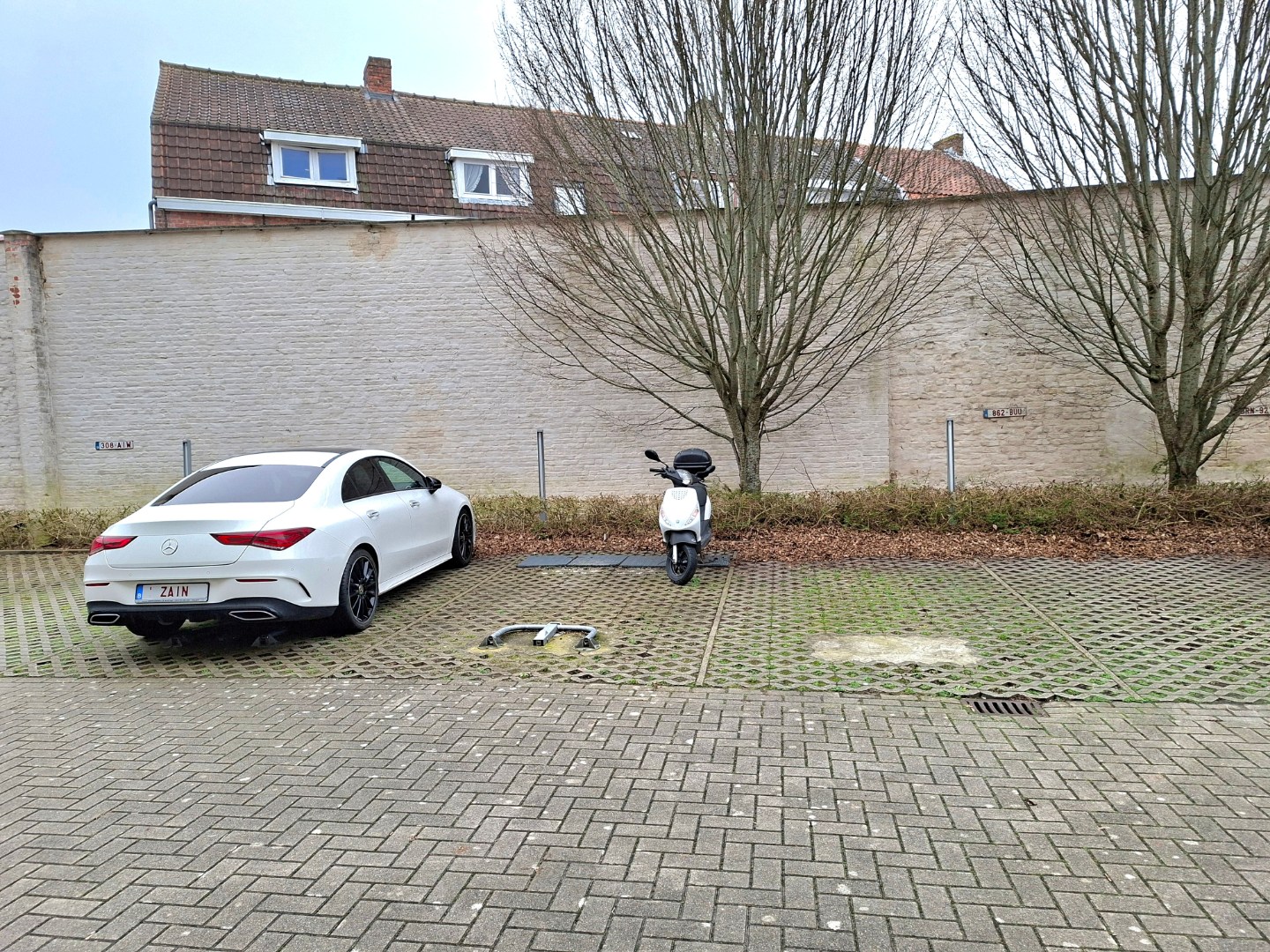 Garage for sale in Sint-Andries - photo 2