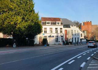 Opbrengsteigendom gelegen Avenue Alfred Solvay 12-14, in een zeer residentiële en prestigieuze wijk van Watermaal-Bosvoorde, vlak bij het...