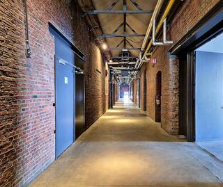 Dit kantoor (115 m²) bevindt zich op de tweede verdieping van de voormalige, bekende textielfabriek de Eskimofabriek, gelegen op de...