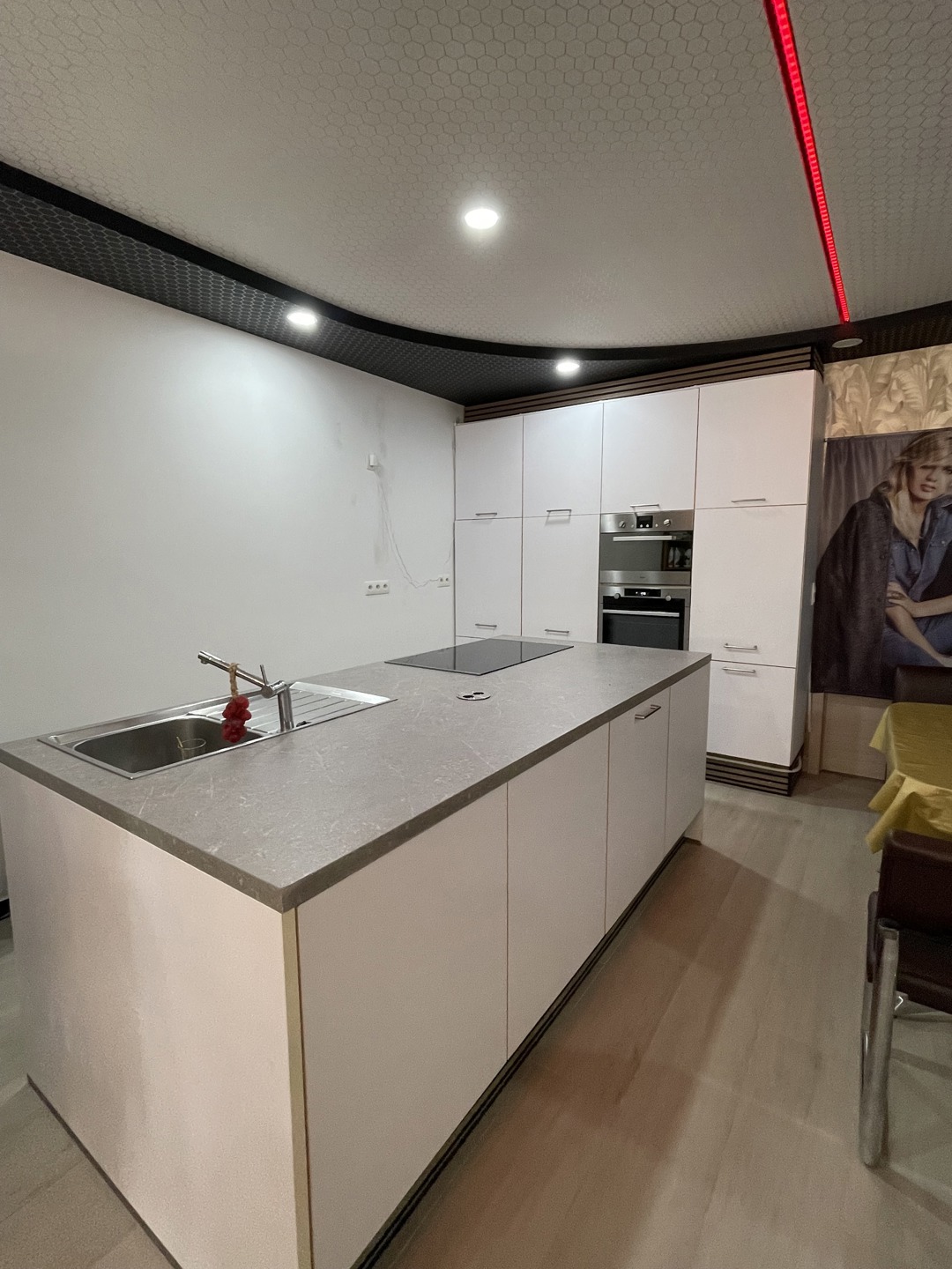 Handelspand met appartement te huur op toplocatie in Lanaken - foto 4