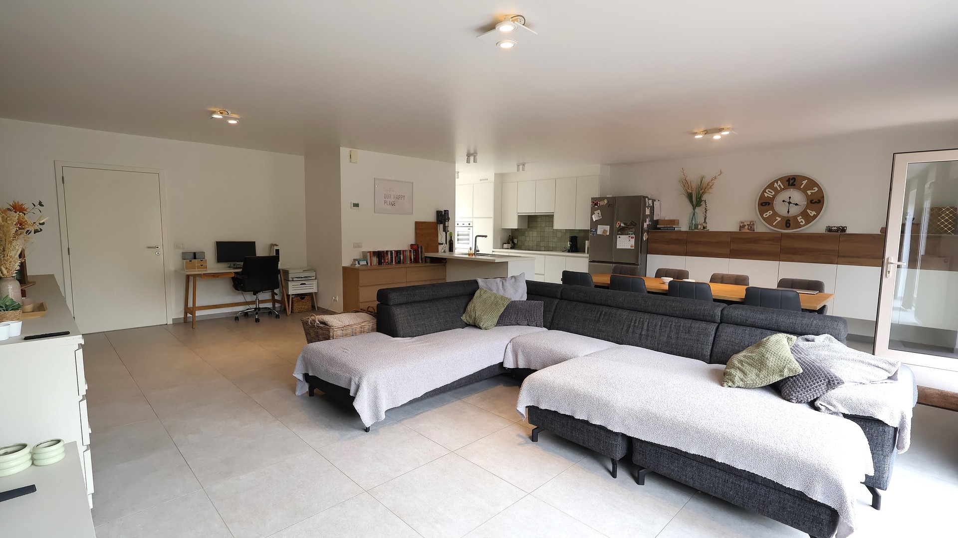 Prachtige, instapklare gezinswoning met 3 slaapkamers en gezellige tuin - foto 3