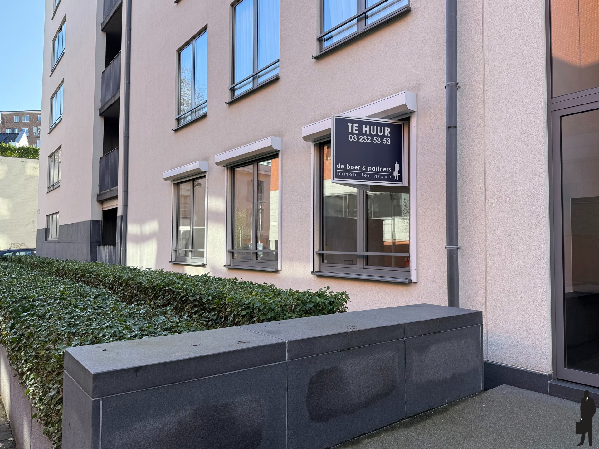 Lichtrijk gelijkvloers appartement met ruim terras - foto 3