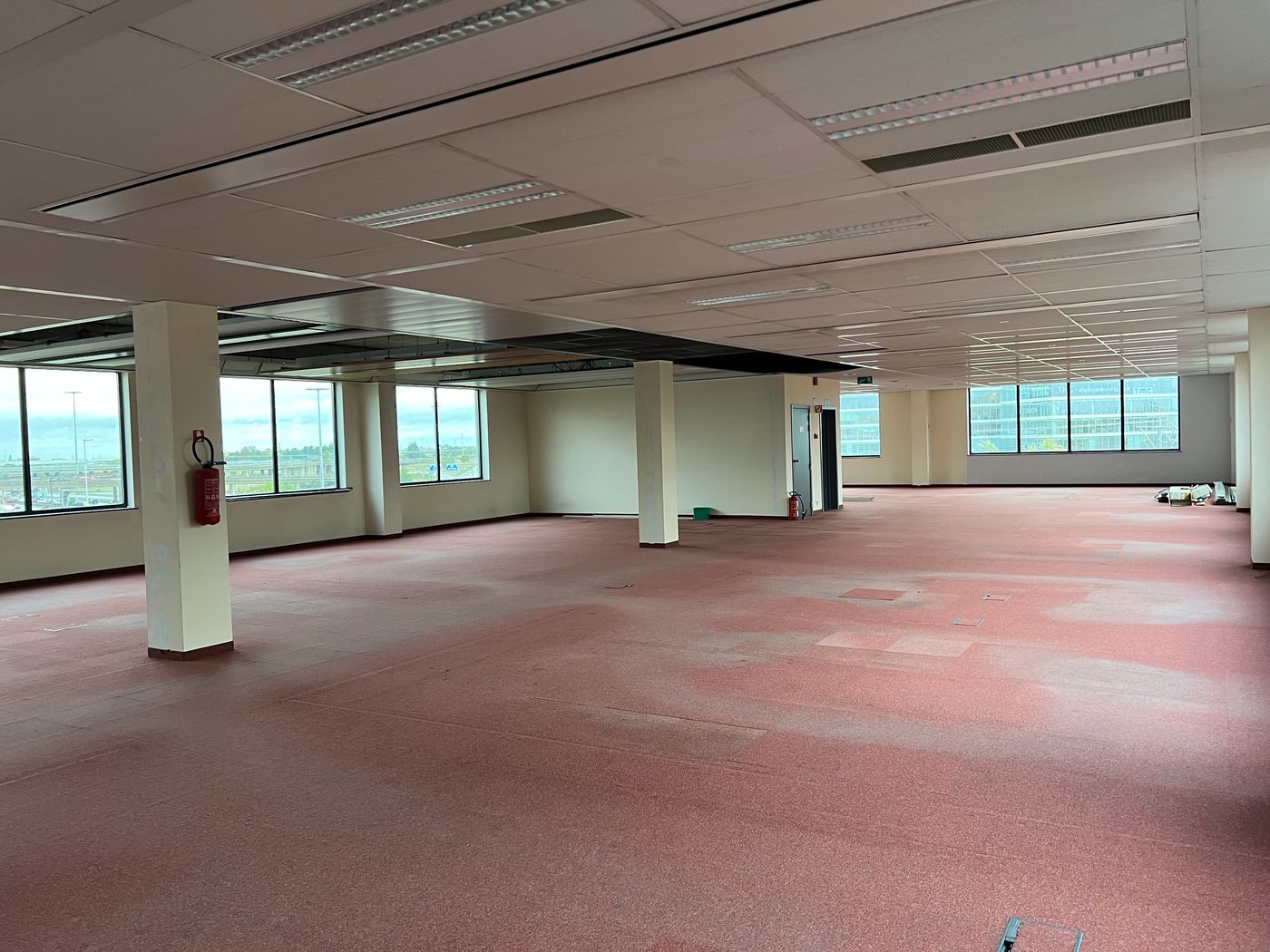 1.570 m² de bureaux haut de gamme près de l'E40 - photo 5