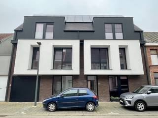 Verzorgd en energiezuinig appartement gelegen op de eerste verdieping in een recent en rustig gebouw. Indeling als volgt; inkomhal, aangename...