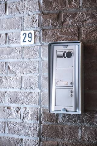 LEUKE PENTHOUSE MIDDENIN DE STAD ! Deze eigentijdse duplex vind je op de hoogste verdieping van een jonge (bouwjaar 2009) kleinschalige residentie...