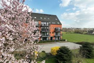 SOUS OPTION Tubize, dans le joli quartier résidentiel aéré du Stierbecq, splendide appartement traversant 3 chambres de standing bénéficiant...