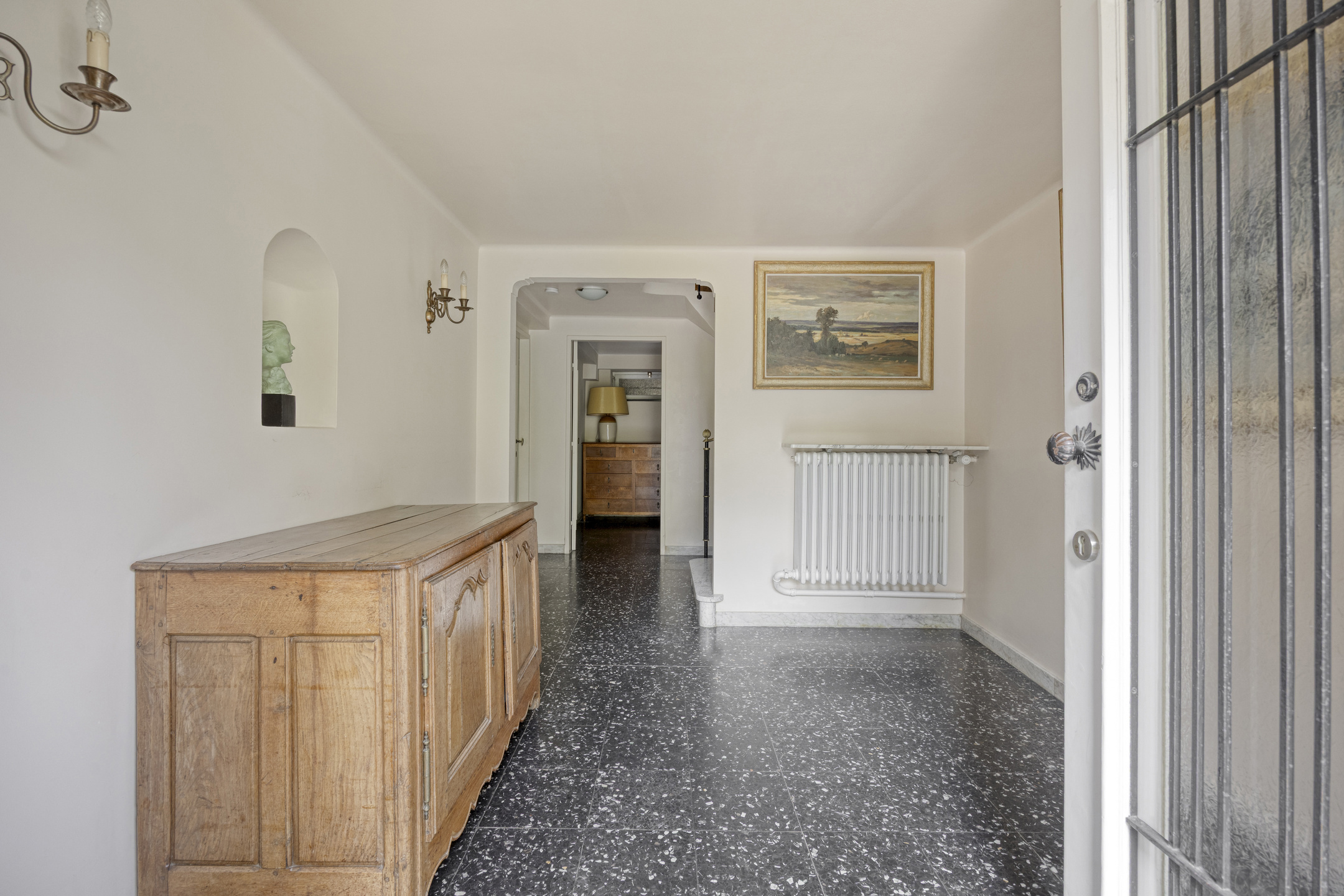 Authentieke villa met 3 kamers, garage en prachtige tuin! - foto 4