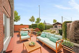 Deze prijs is een VANAFprijs, elk bod gelijk of hoger aan deze prijs wordt voorgelegd aan de verkoper.Deze alleenstaande, kloeke woning is gelegen in...