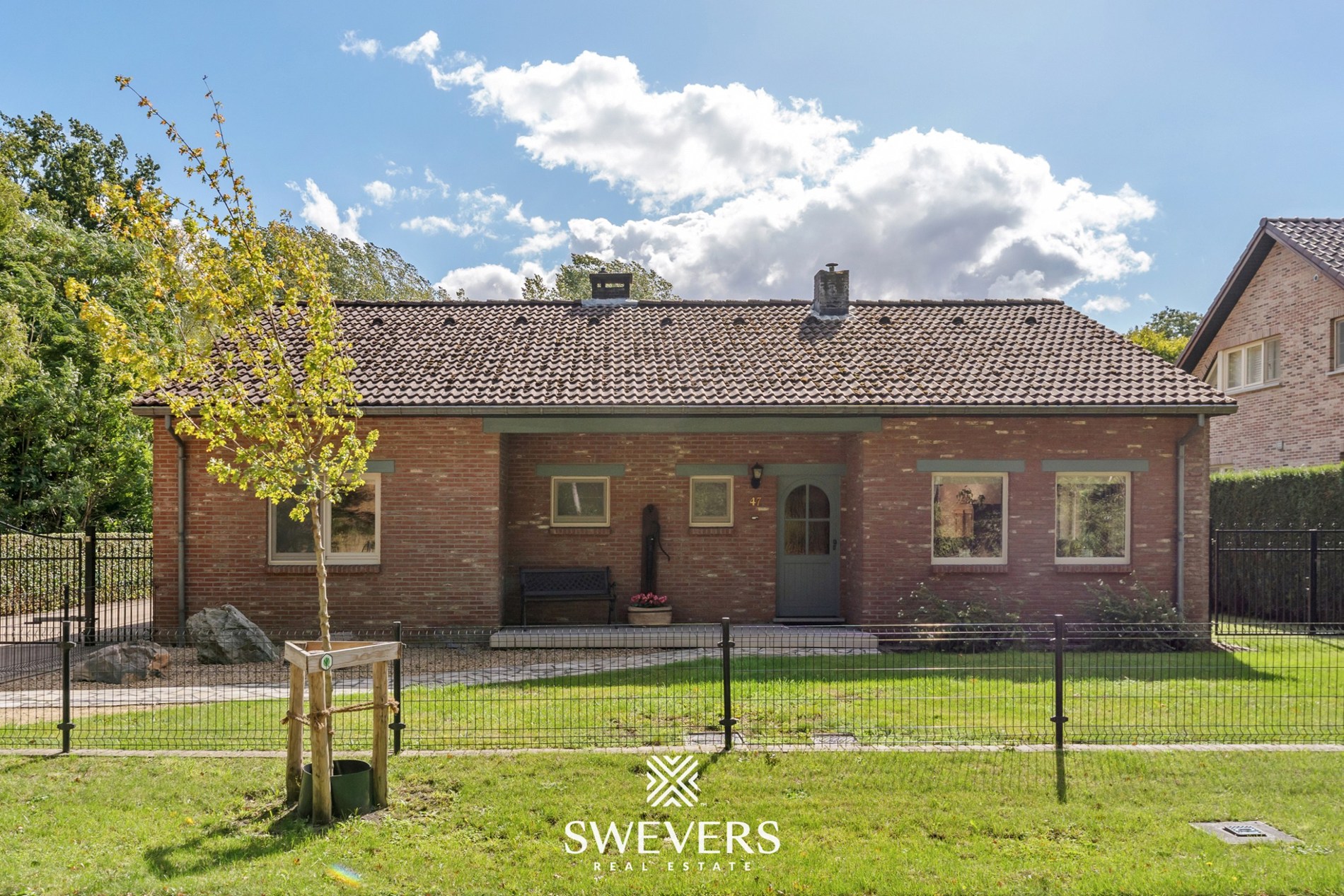 Verzorgde woning met 3 slaapkamers en rustig gelegen op zonnig perceel van 42a - foto 1