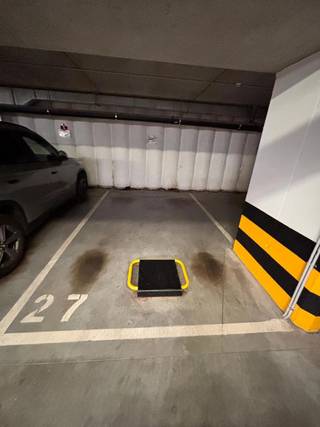 ETTERBEEK, Etterbeekse Laan 224, een parkeerplaats te huur in de kelder. HUURPRIJS: 120 €/maand. Per direct beschikbaar. INFO & BEZICHTIGINGEN:...