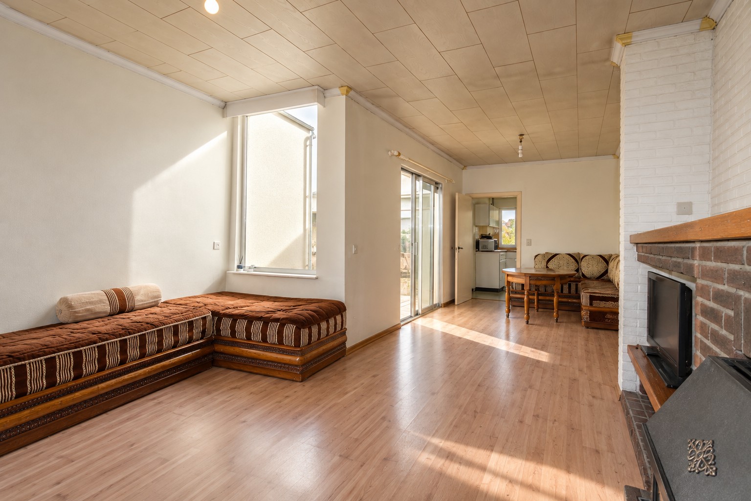 Te koop: Centraal gelegen stadwoning met 4 slaapkamers en diepe zuidgerichte tuin in Sint-Niklaas! - foto 4