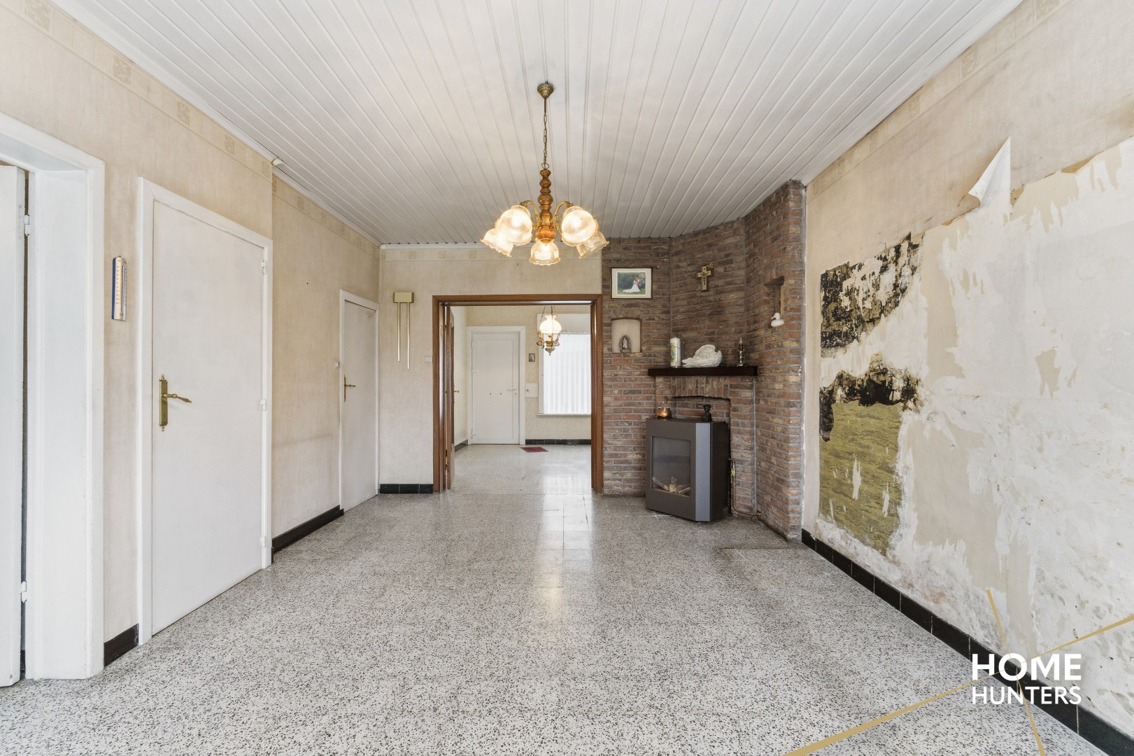 Te renoveren woning met garage en bijgebouw in hartje Poelkapelle! - foto 4