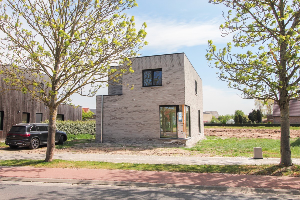 HECTAAR BOUWT MODERNE OPEN NIEUWBOUWWONING TE OOSTDUINKERKE - foto 1